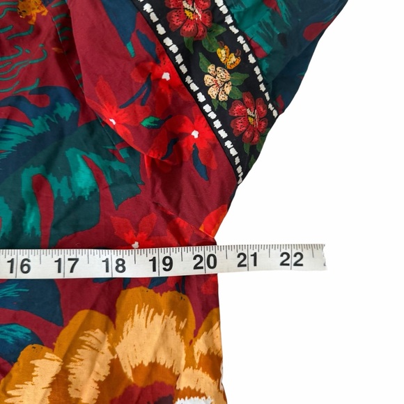 Farm Rio Poplin V-Neck Blouse Size Medium Floral Cotton Top Long Sleeve - Picture 11 of 11